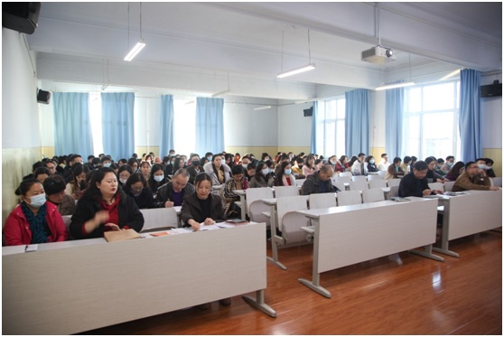 太阳成集团tyc9728召开全体教职工大会