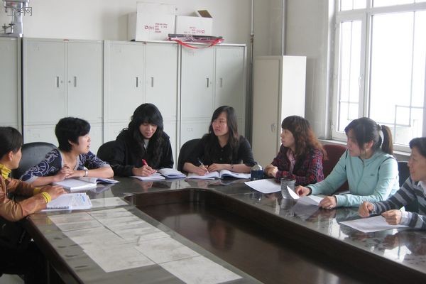 大学英语教学中心第二教学部进行集体备课