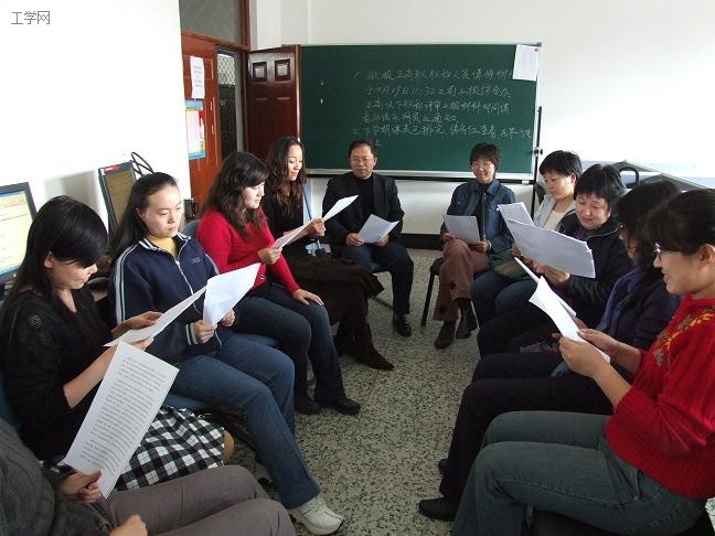 外语系党总支以多种形式深入开展学习胡锦涛总书记教师节讲话精神的活动