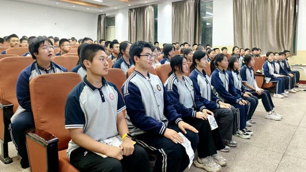 深蓝启航，未来可期——山西省临汾一中校际交流与国防科普宣讲记