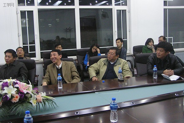 校领导检查外语系研究生教育优秀工程评估考察地点