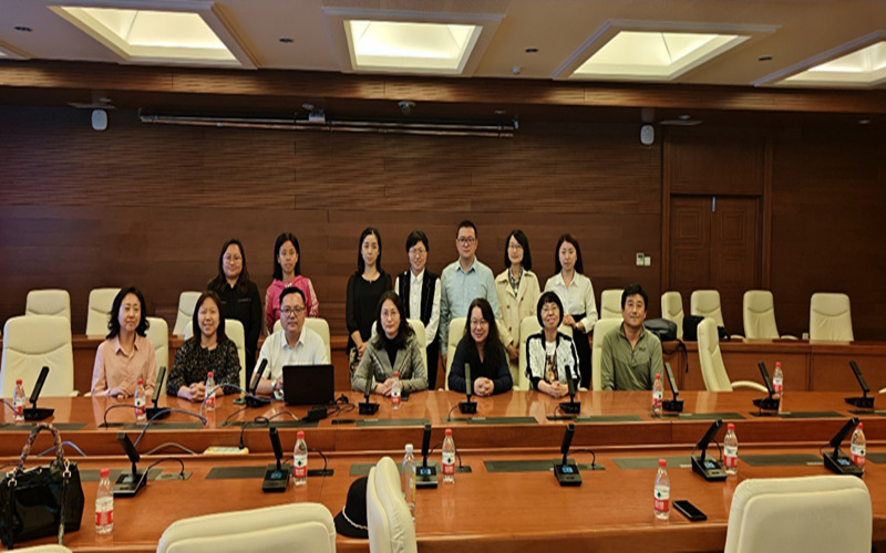 族裔性与世界性：论美国本土裔文学批评理论的语言特质与文化语境 复旦大学外文学院陈...