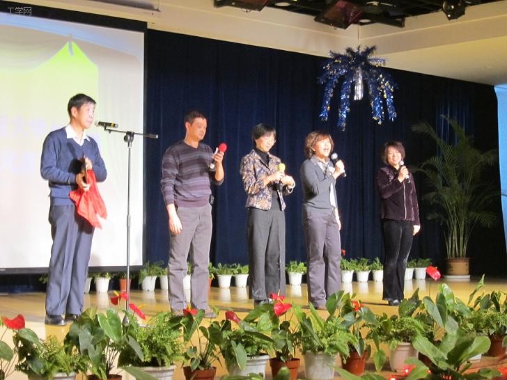 外语系举行2011年迎新联欢晚会