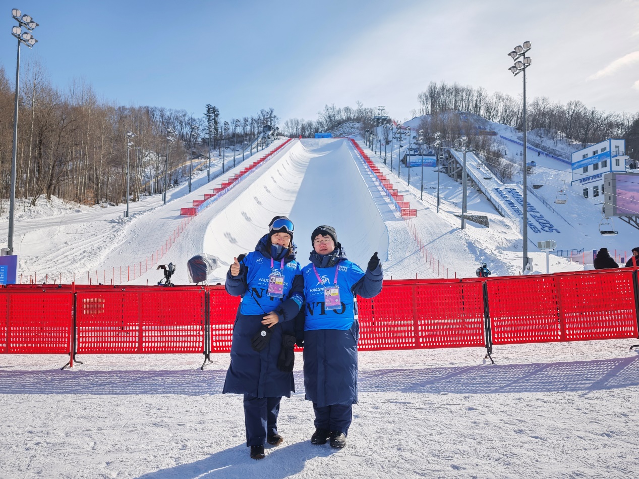 精专多能 见证首金——我院教师执裁亚冬会关键岗位 为中国冰雪运动保驾护航