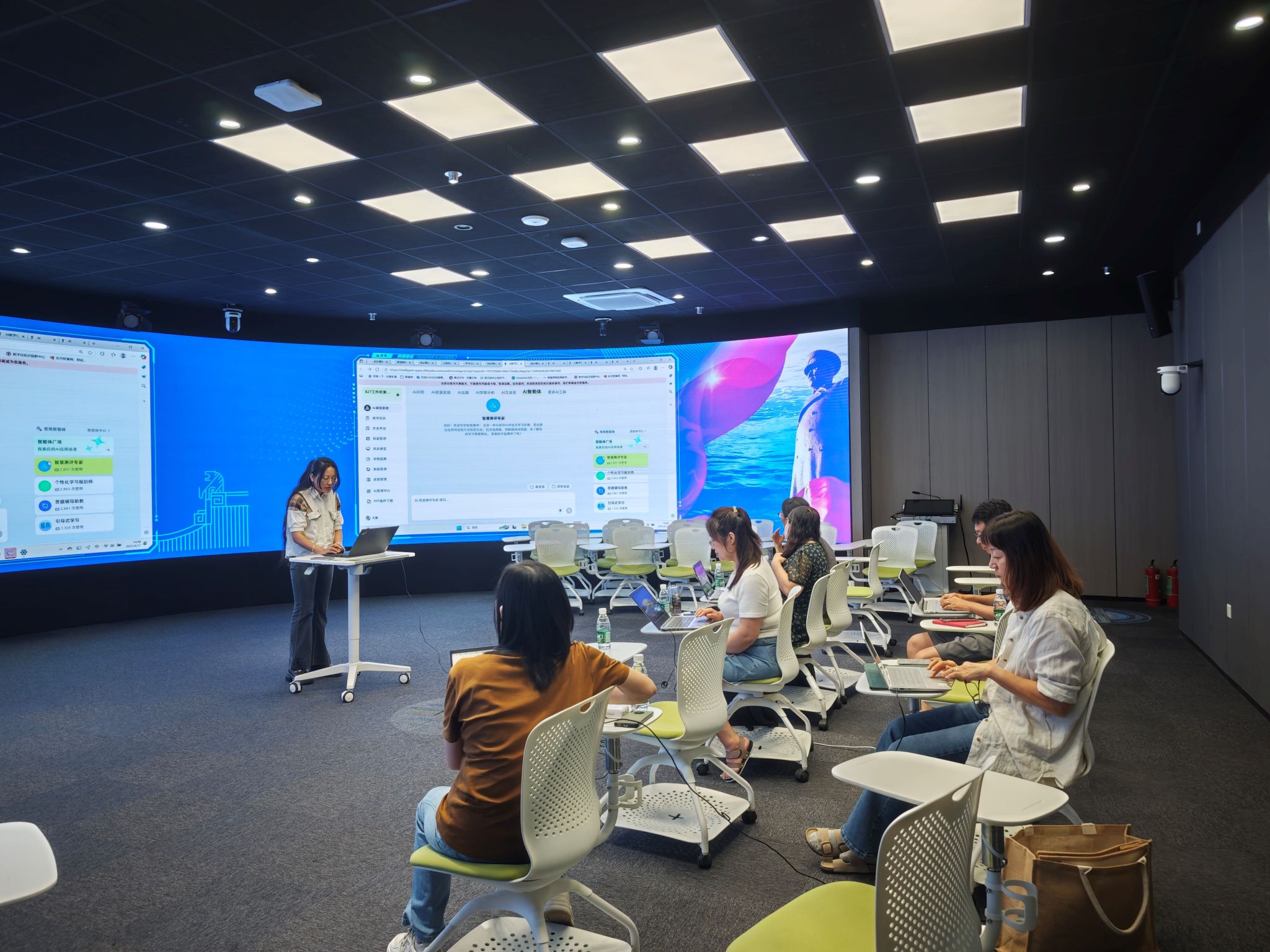 太阳成集团tyc9728研究生英语教研室开展数智教学培训 赋能智慧教育创新 