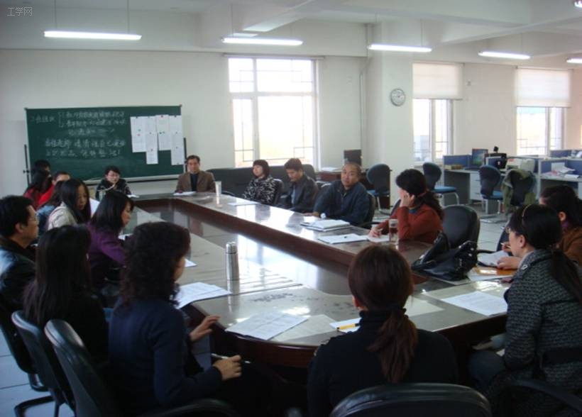 外语系召开有关“创新人才实验班的大学英语教学”研讨会