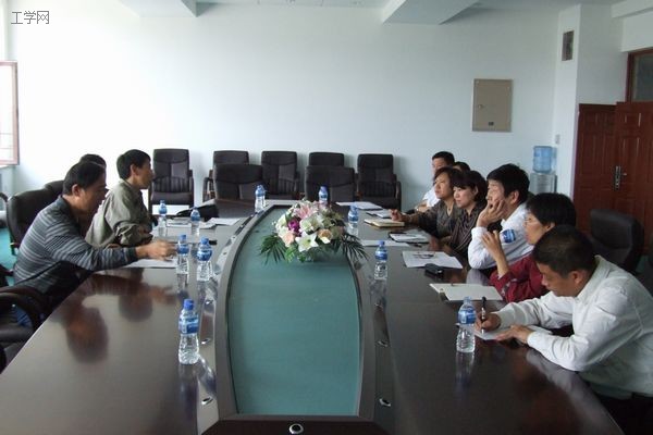 谷焕民魏�深入外语系指导工作